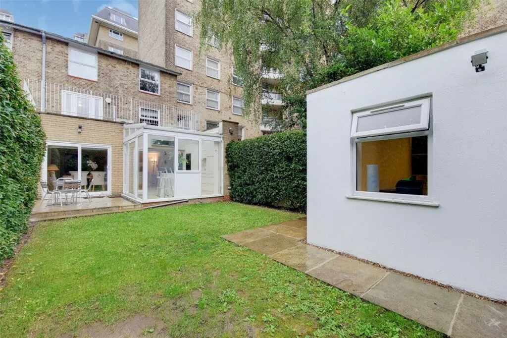 4 bedroom terraced house for rent