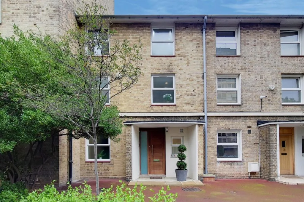 4 bedroom terraced house for rent