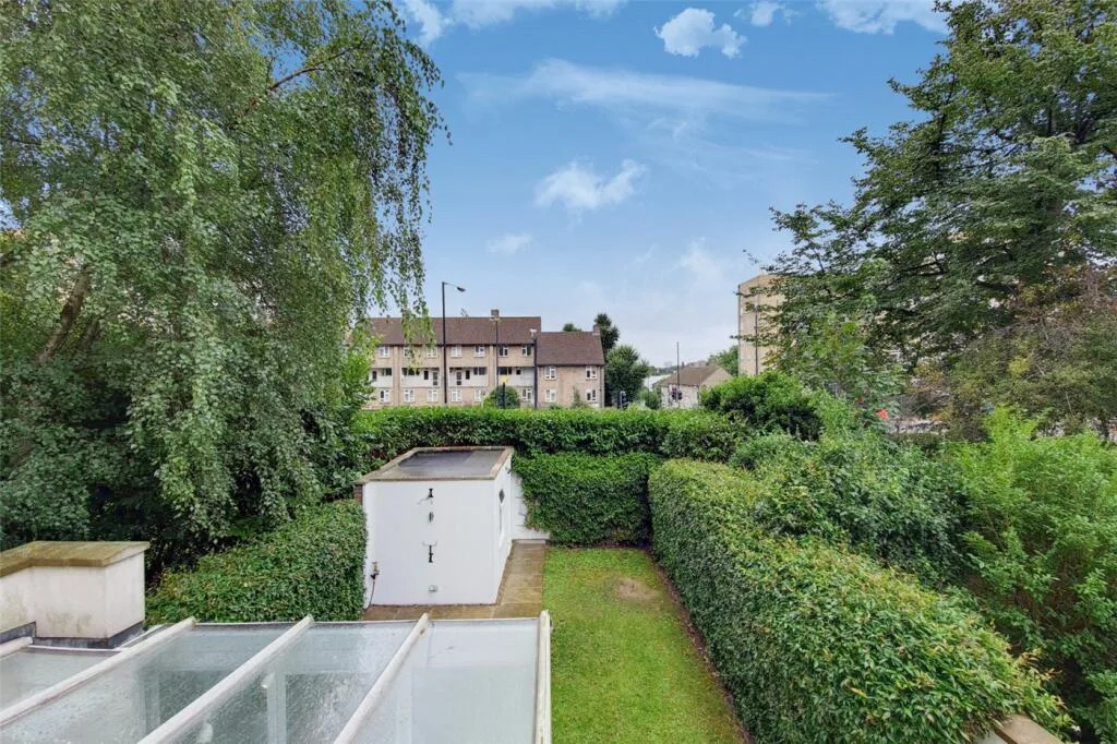 4 bedroom terraced house for rent
