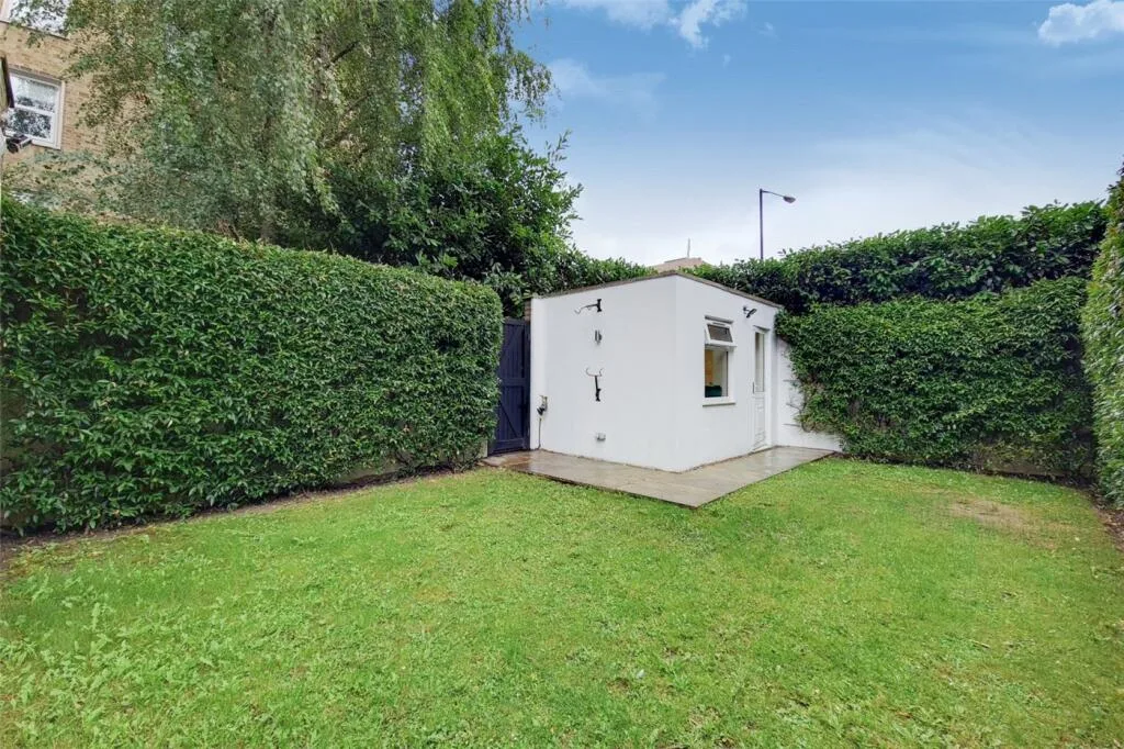 4 bedroom terraced house for rent