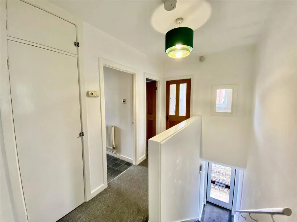 2 bedroom maisonette for rent