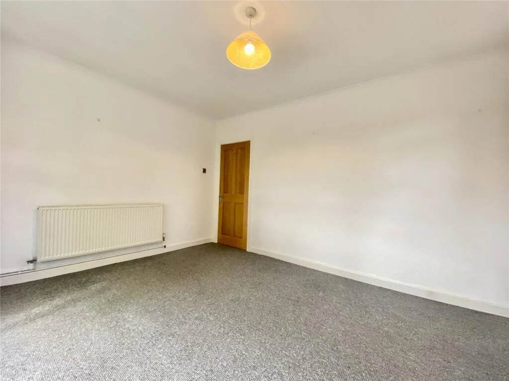 2 bedroom maisonette for rent