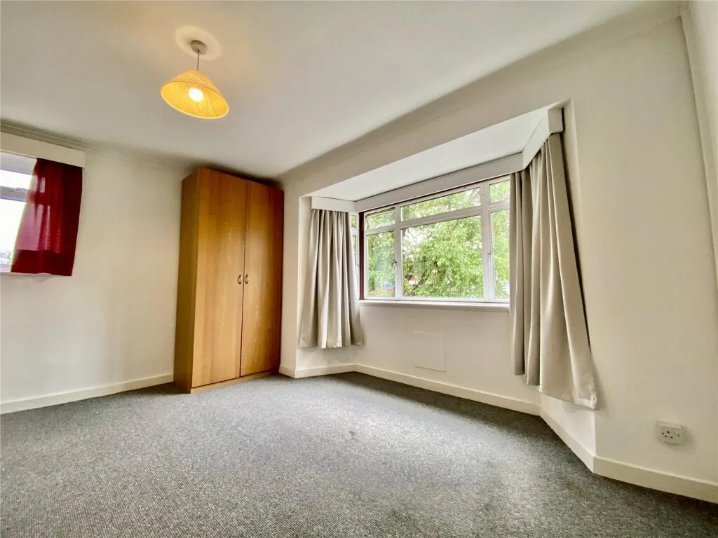 2 bedroom maisonette for rent