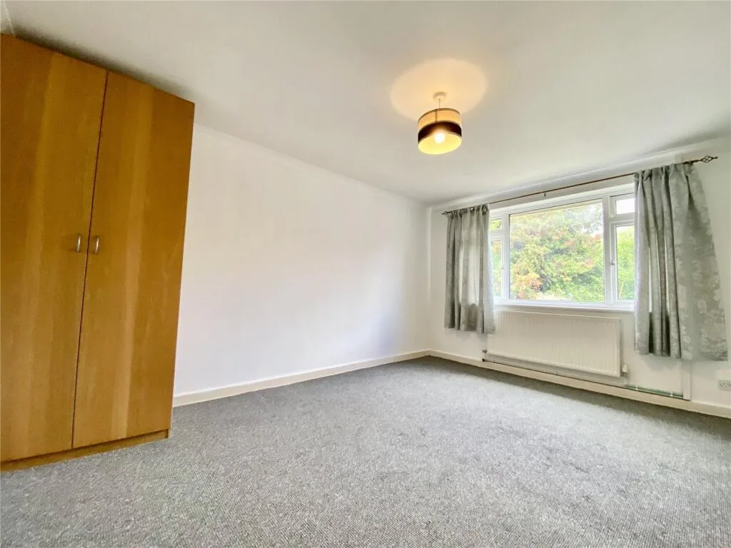 2 bedroom maisonette for rent