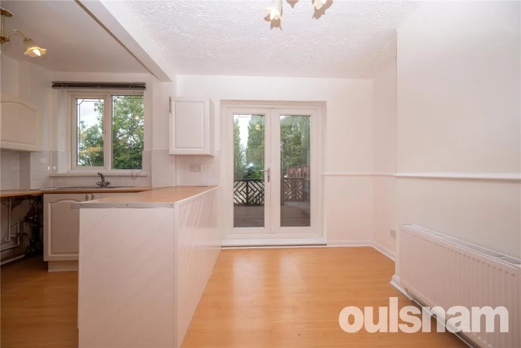 3 bedroom semi-detached house for rent