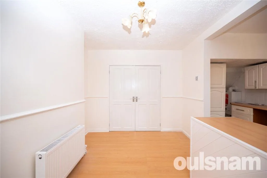 3 bedroom semi-detached house for rent
