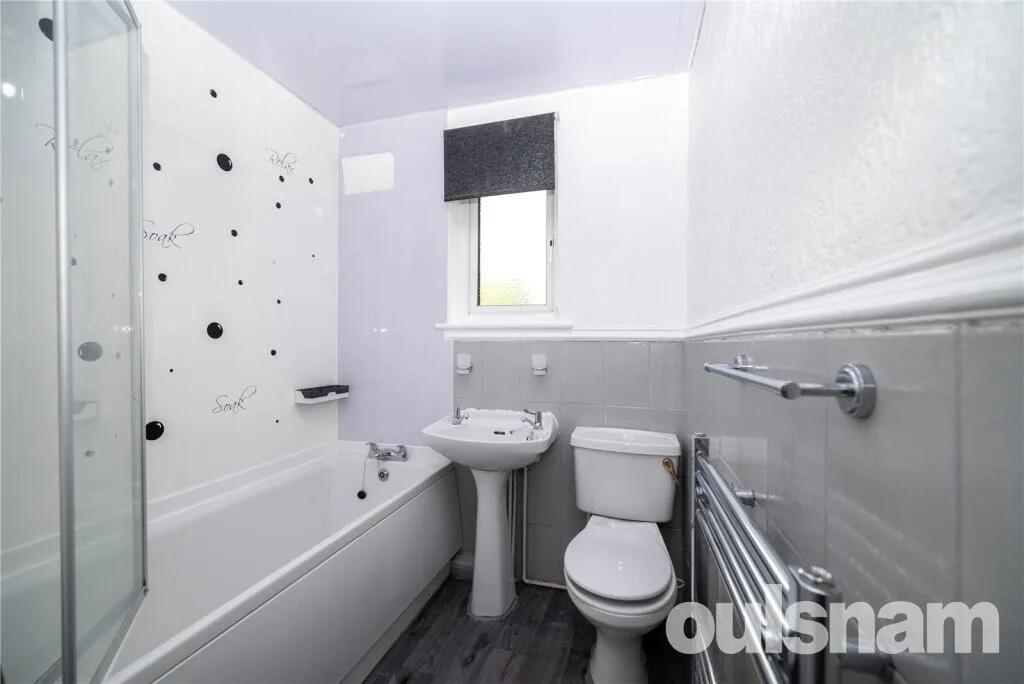 3 bedroom semi-detached house for rent