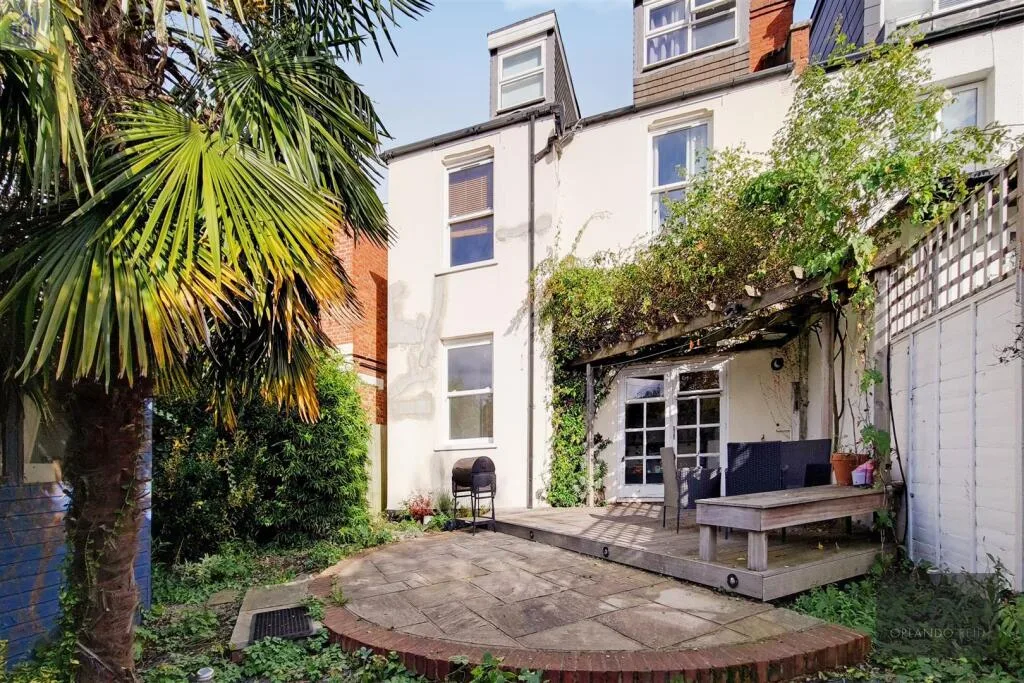 2 bedroom apartment for rent