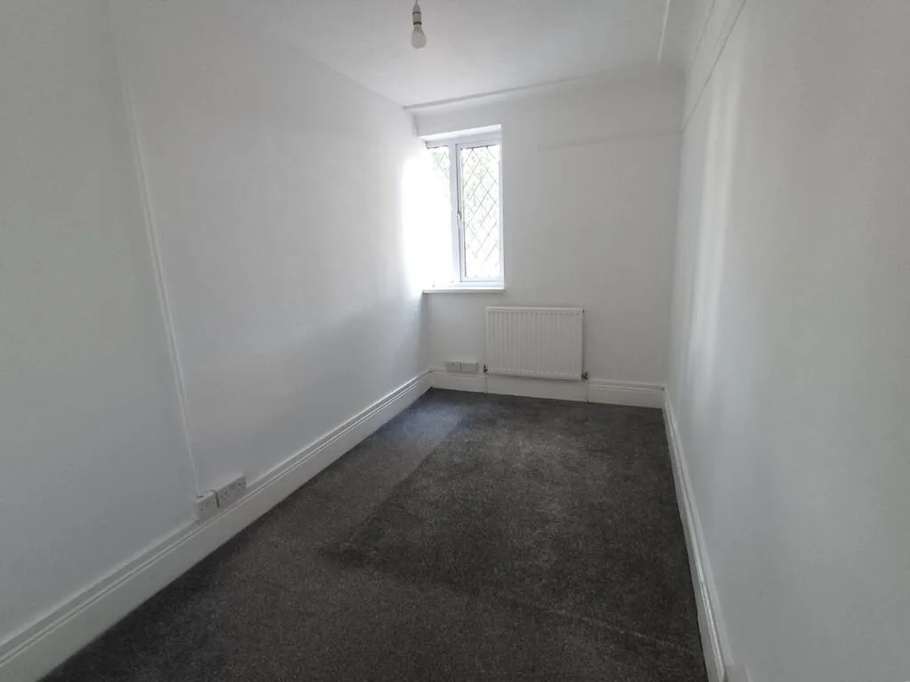 4 bedroom flat for rent