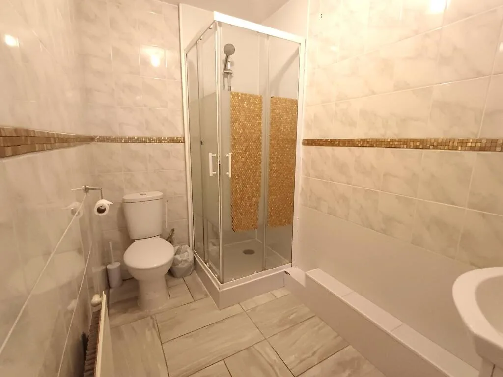 4 bedroom flat for rent