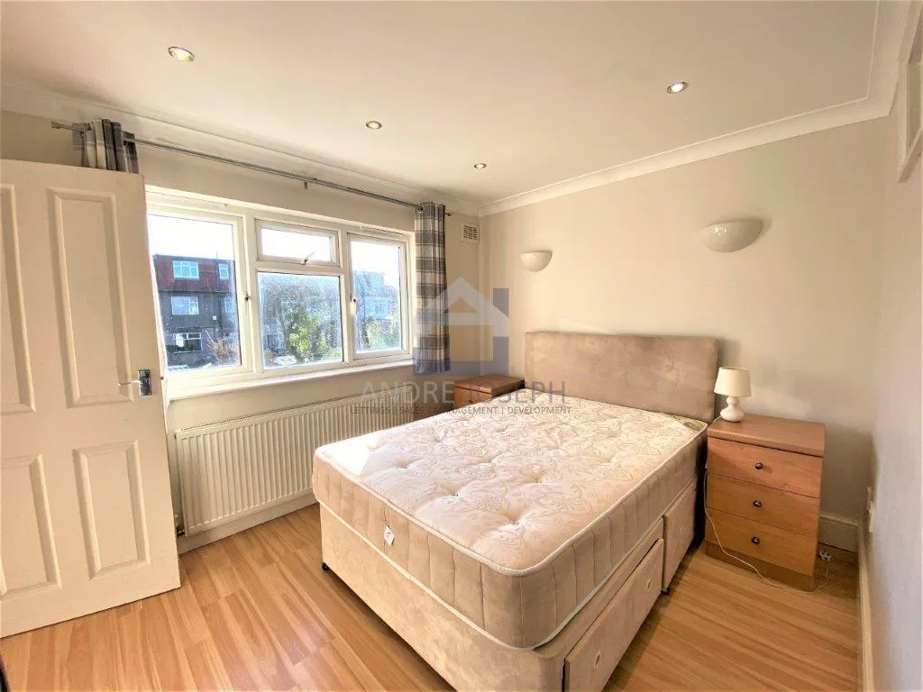3 bedroom flat for rent