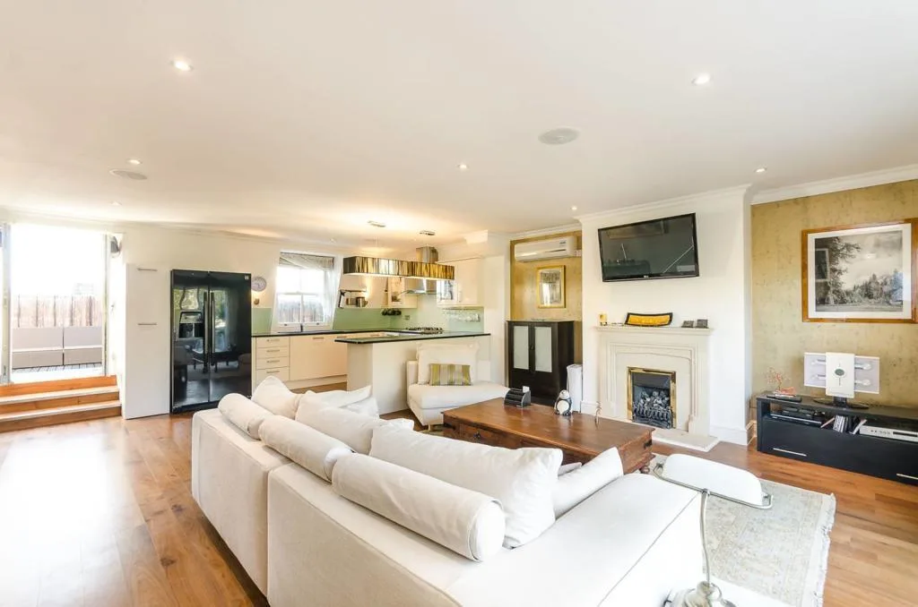 3 bedroom flat for rent