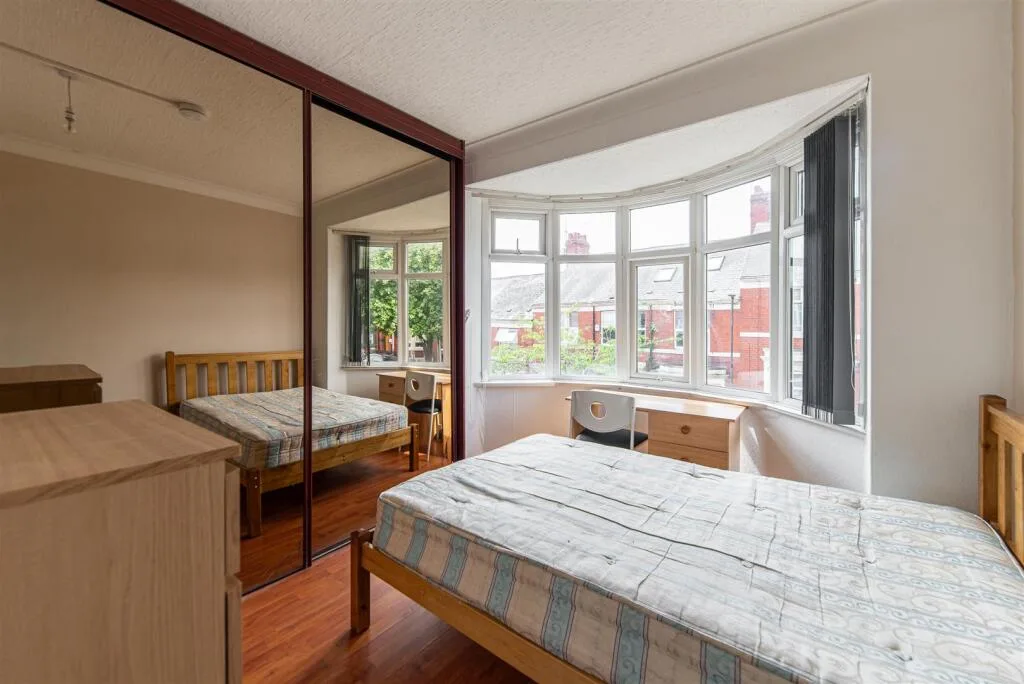 5 bedroom maisonette for rent