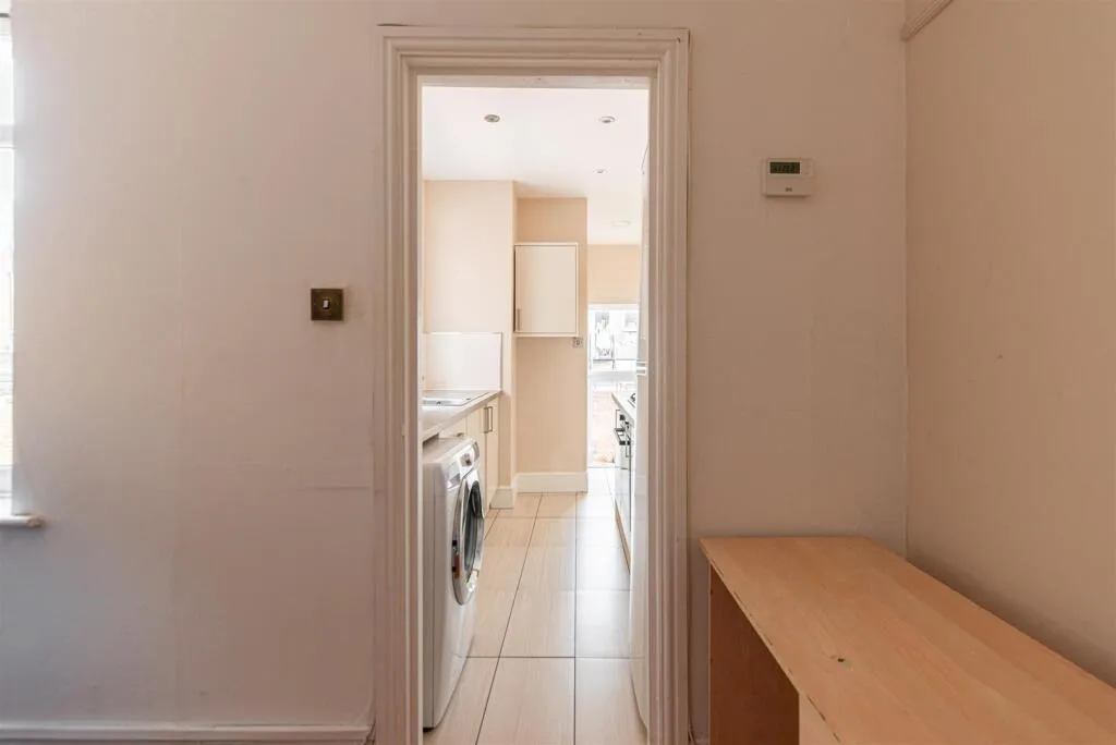 5 bedroom maisonette for rent
