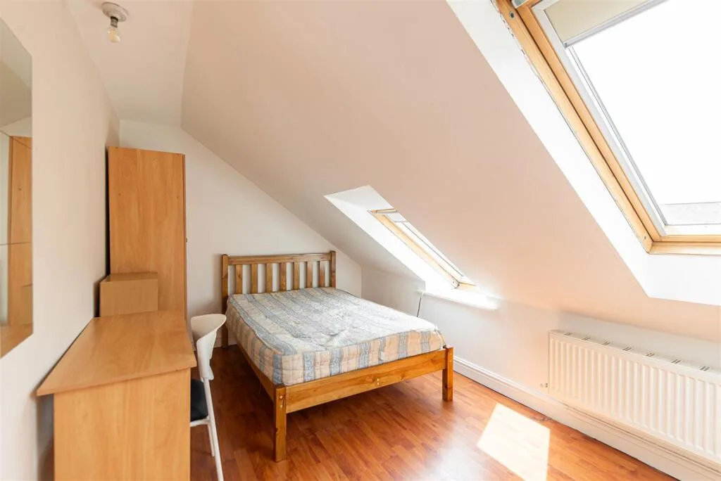 5 bedroom maisonette for rent