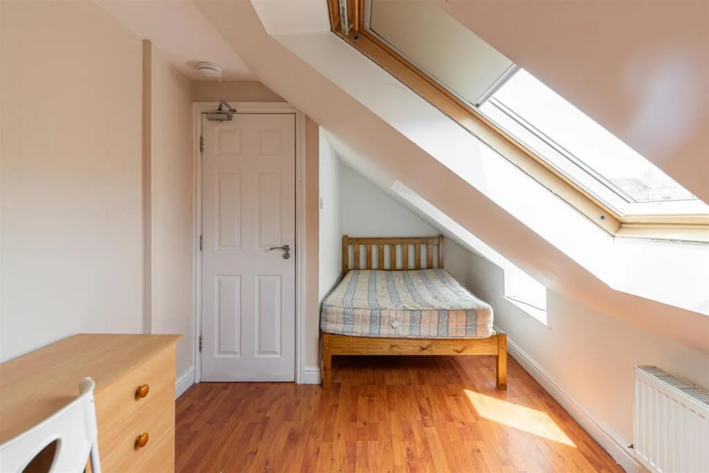 5 bedroom maisonette for rent