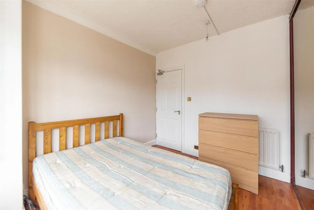5 bedroom maisonette for rent