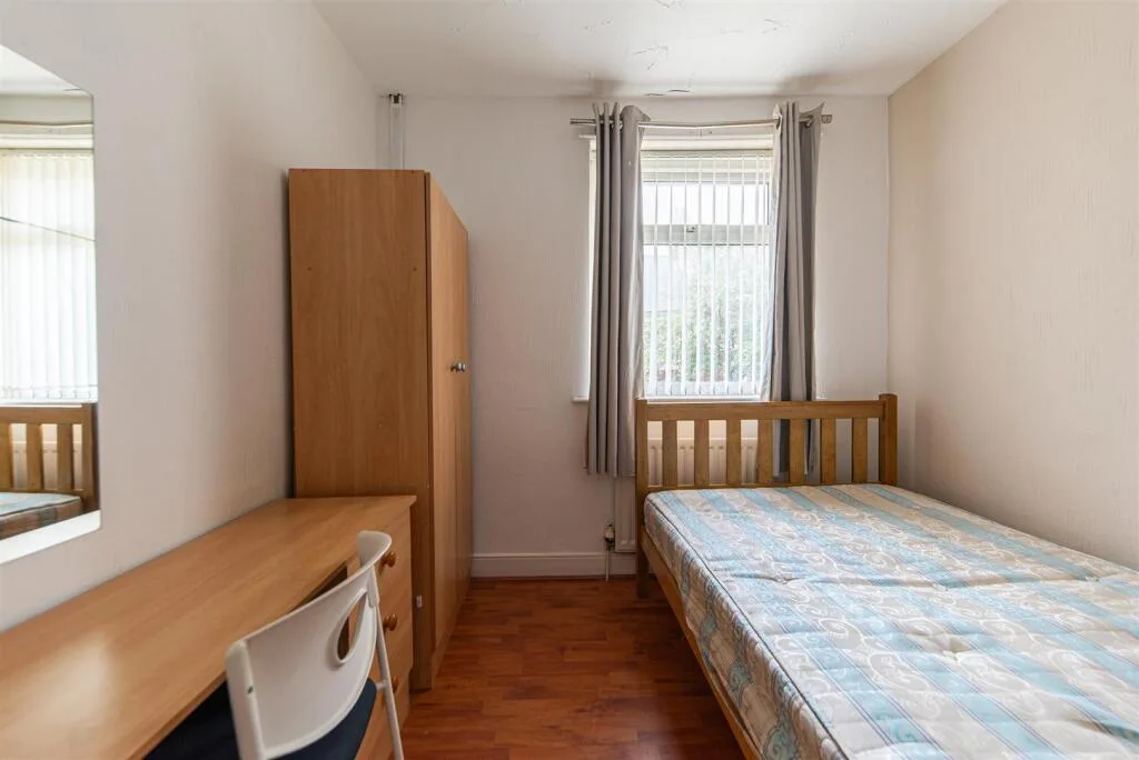 5 bedroom maisonette for rent