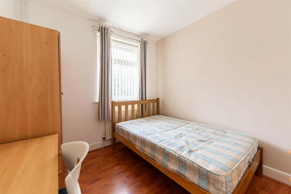 5 bedroom maisonette for rent