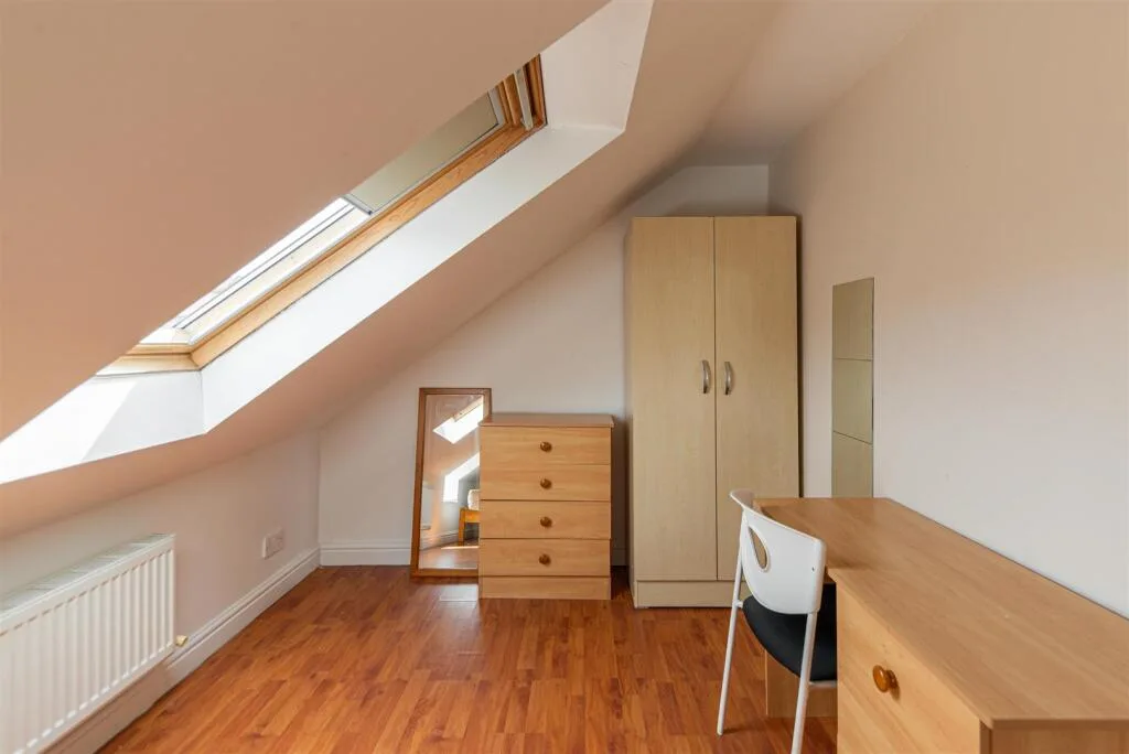 5 bedroom maisonette for rent