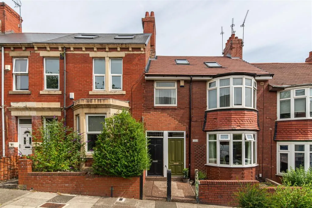 5 bedroom maisonette for rent