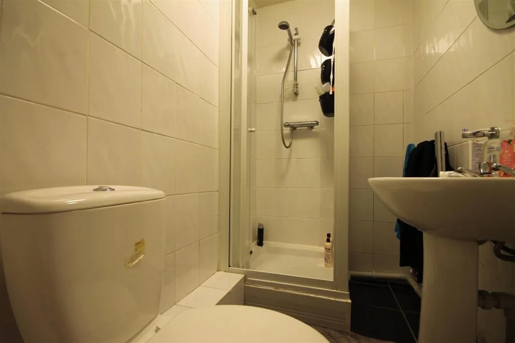 5 bedroom maisonette for rent