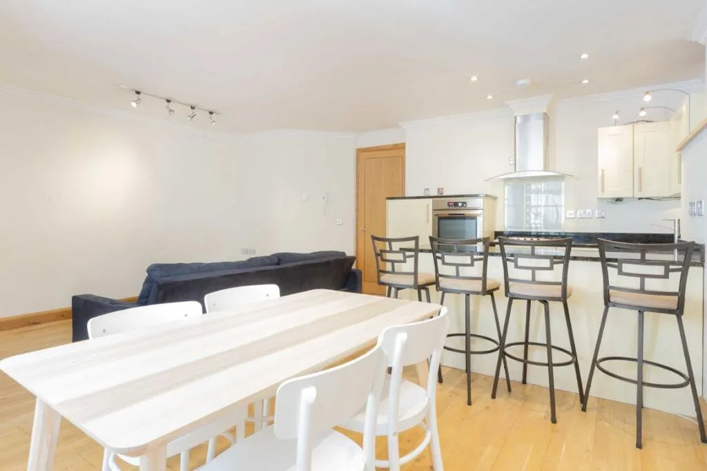 3 bedroom flat for rent