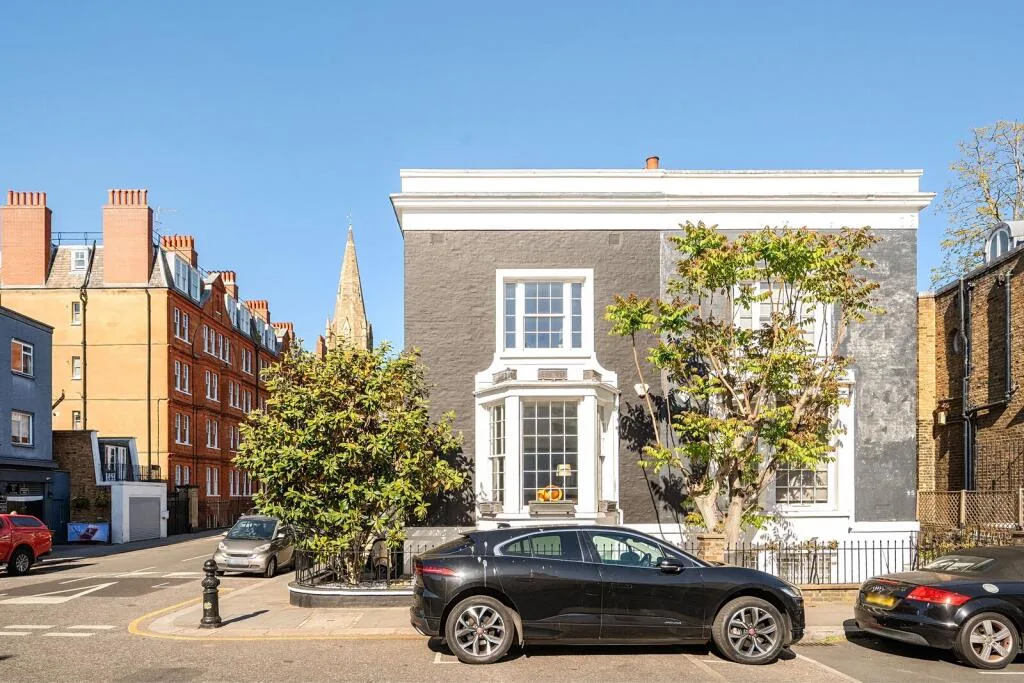 3 bedroom end of terrace house for rent