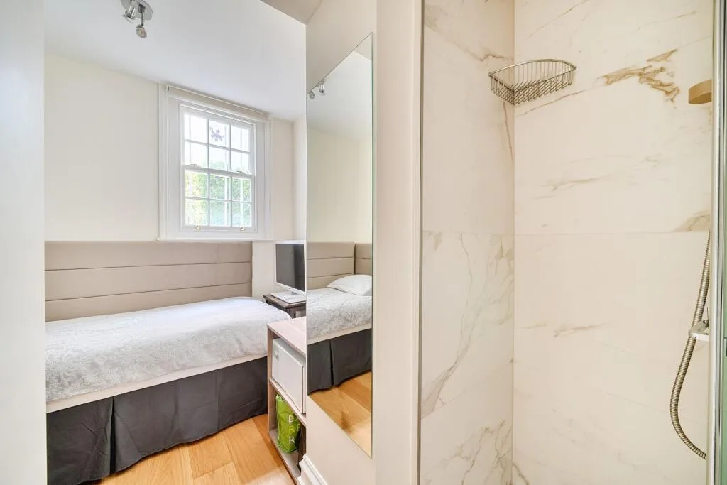3 bedroom end of terrace house for rent