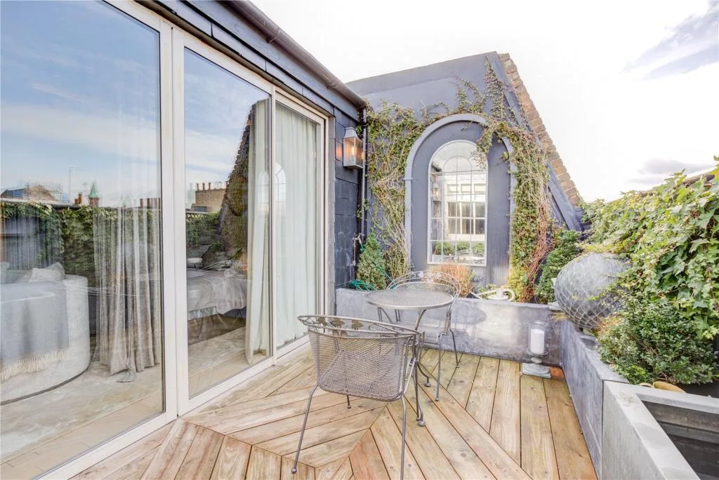 2 bedroom penthouse for rent