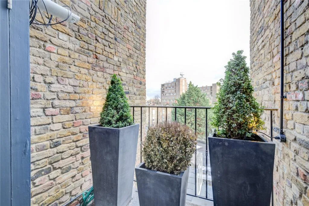 2 bedroom penthouse for rent