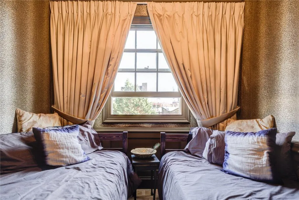 2 bedroom penthouse for rent