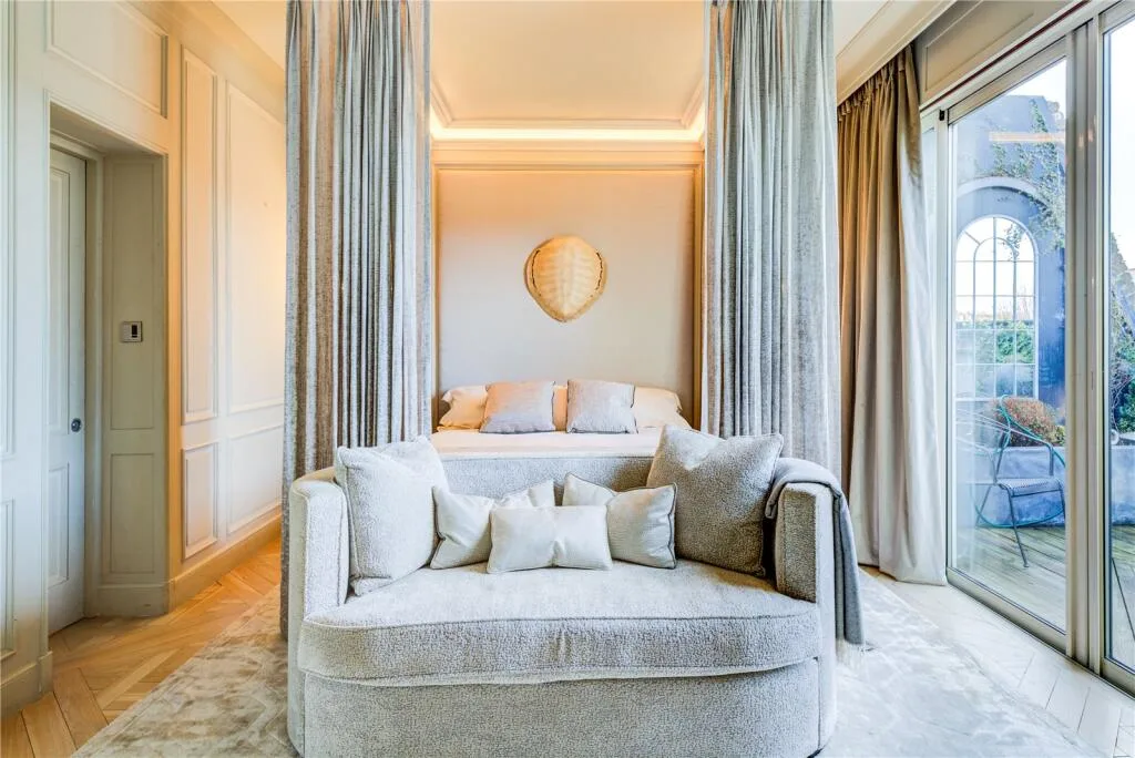 2 bedroom penthouse for rent