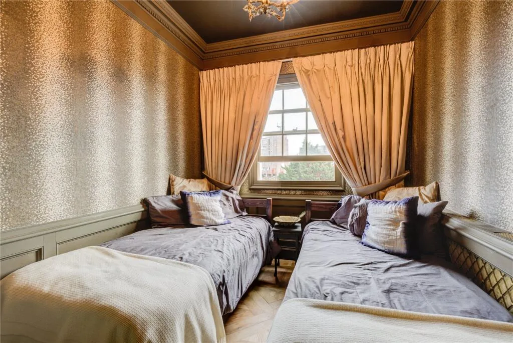 2 bedroom penthouse for rent