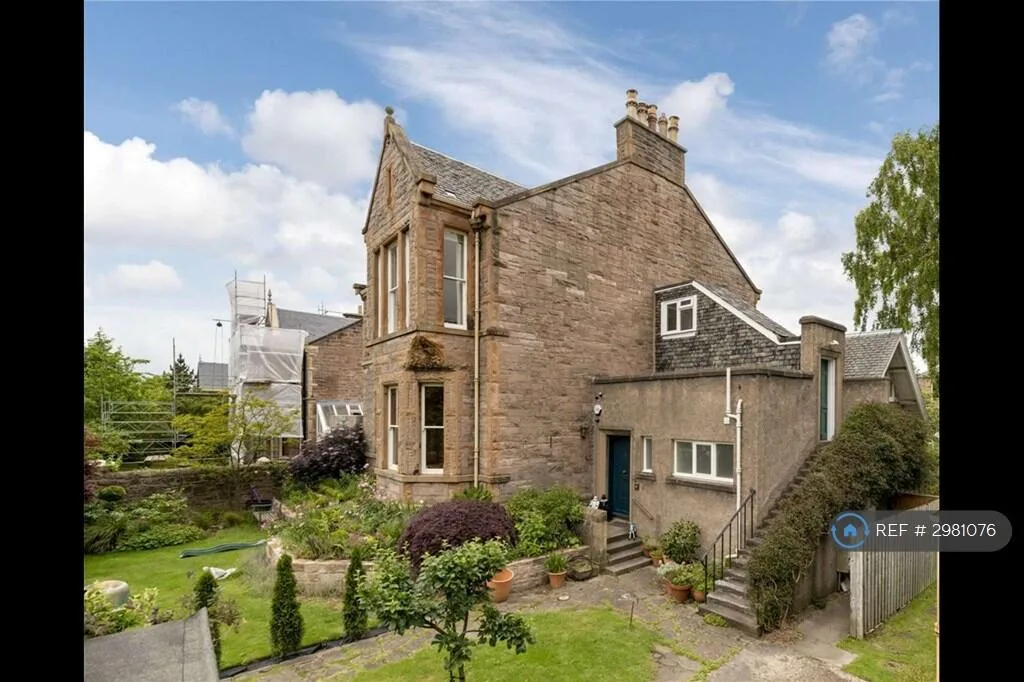 4 bedroom maisonette for rent