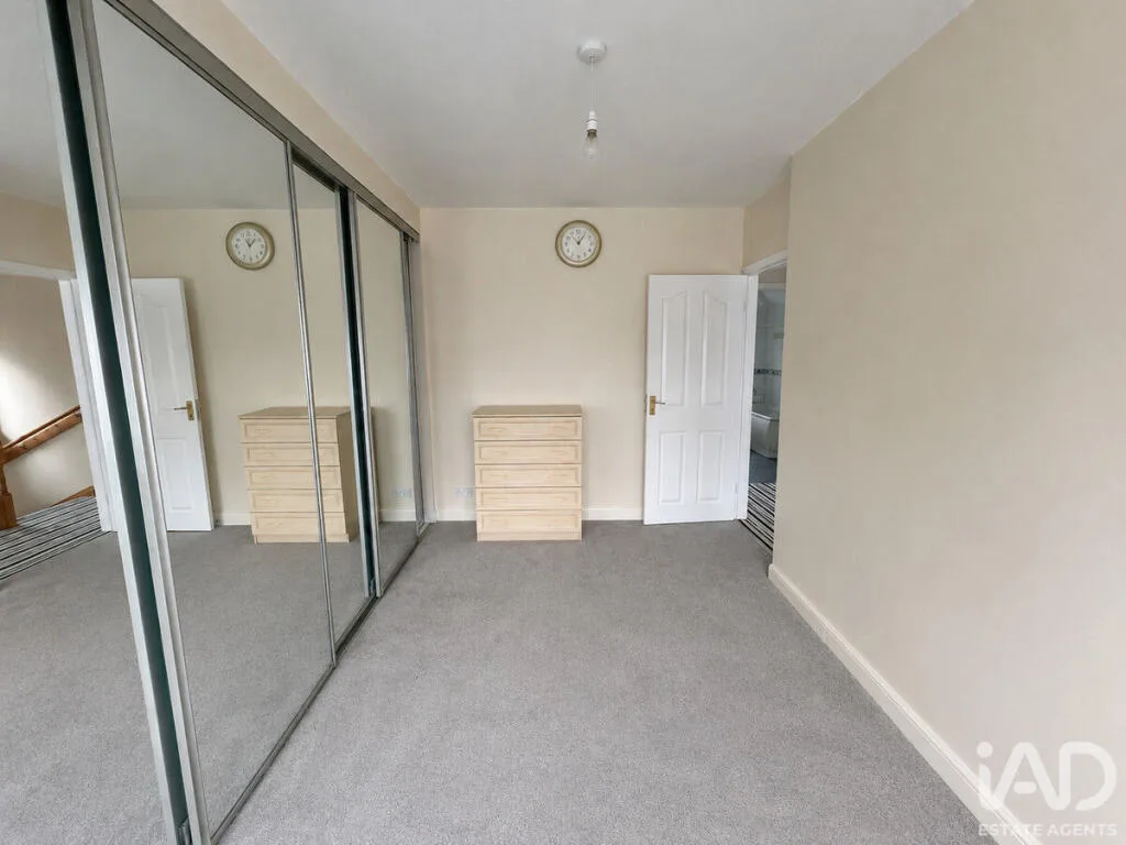 3 bedroom semi-detached house for rent