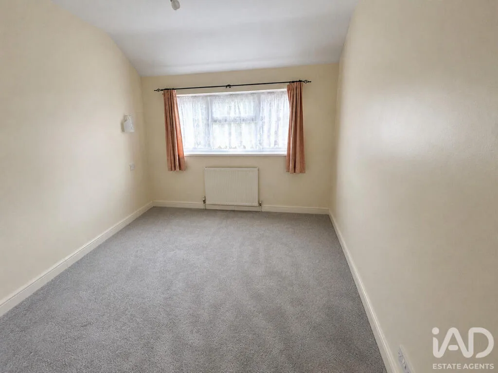 3 bedroom semi-detached house for rent