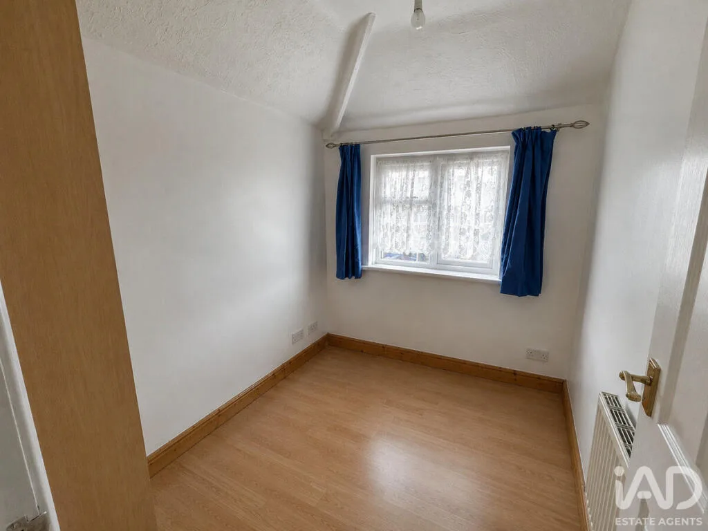 3 bedroom semi-detached house for rent