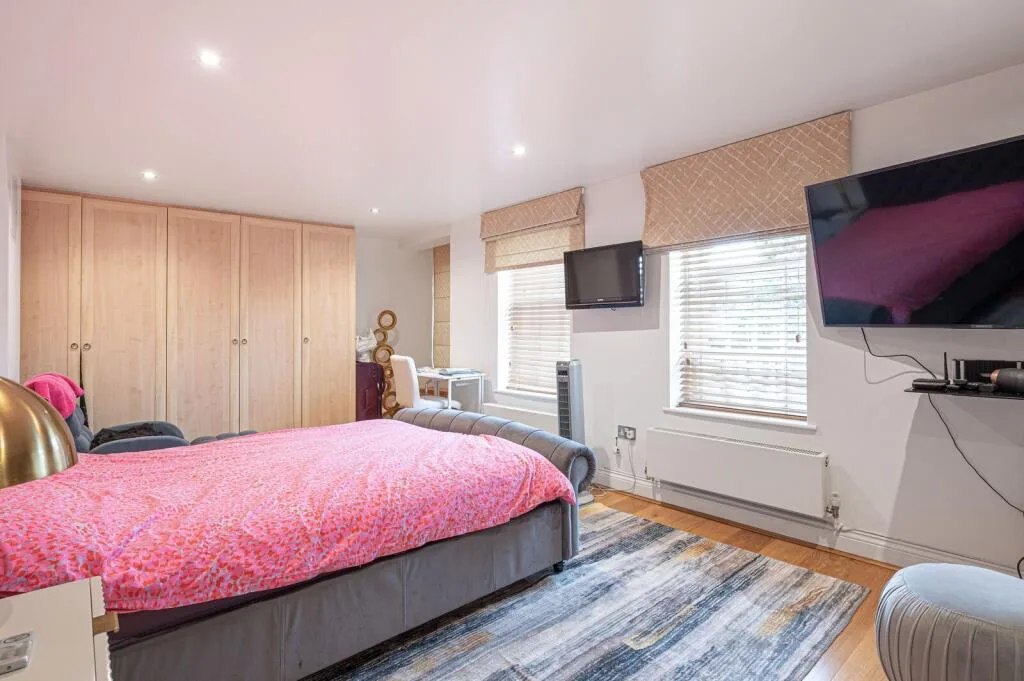 3 bedroom flat for rent