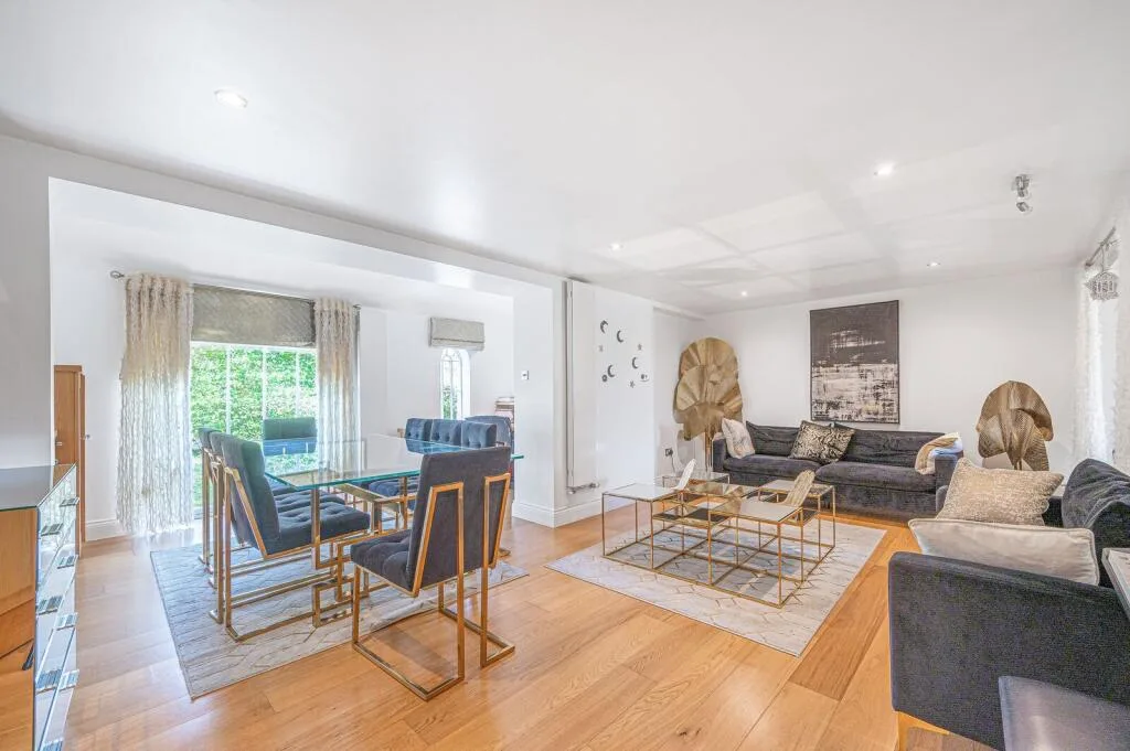 3 bedroom flat for rent
