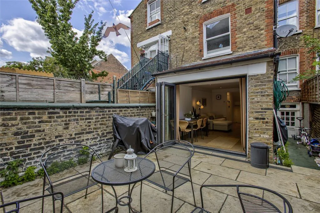 2 bedroom flat for rent