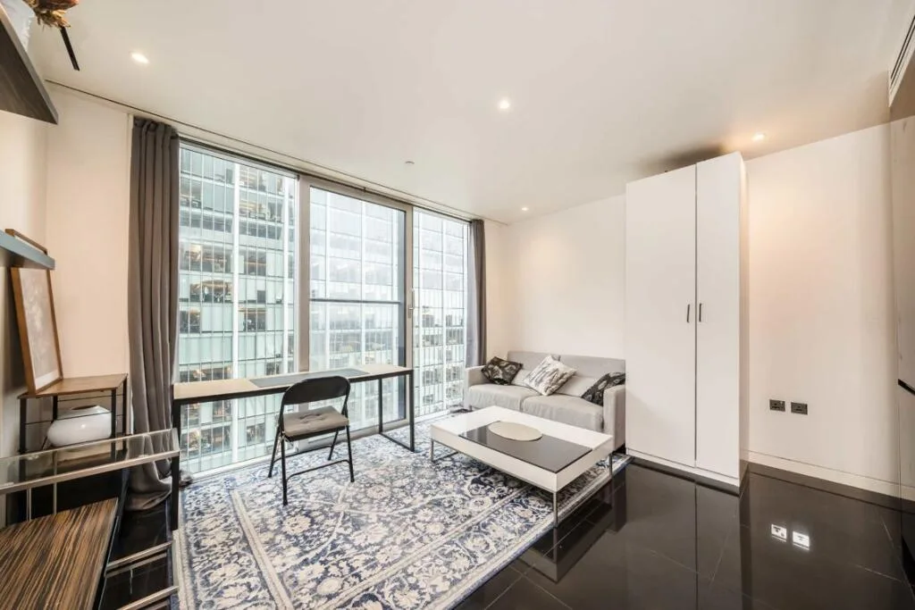 Studio flat for rent