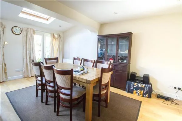 3 bedroom end of terrace house for rent