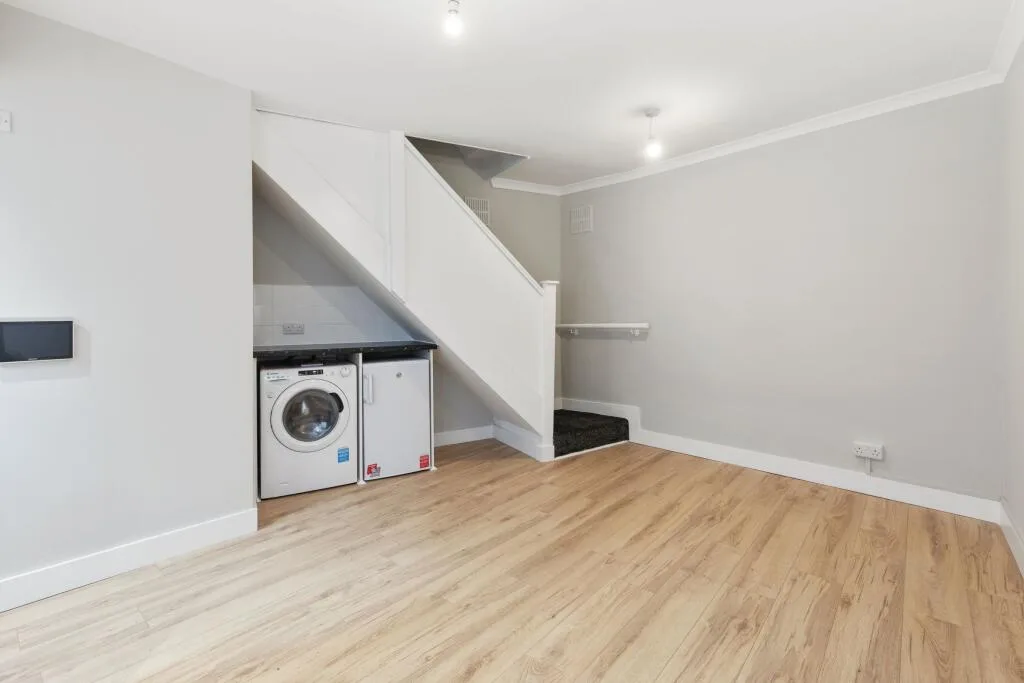 1 bedroom ground floor flat for rent