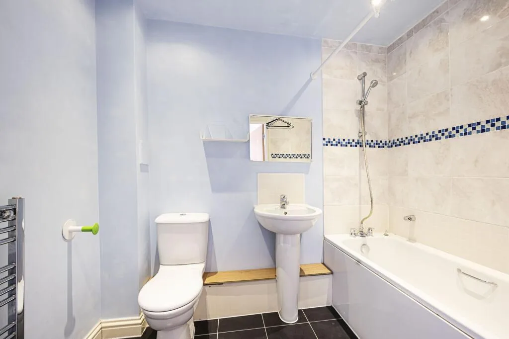 3 bedroom flat for rent