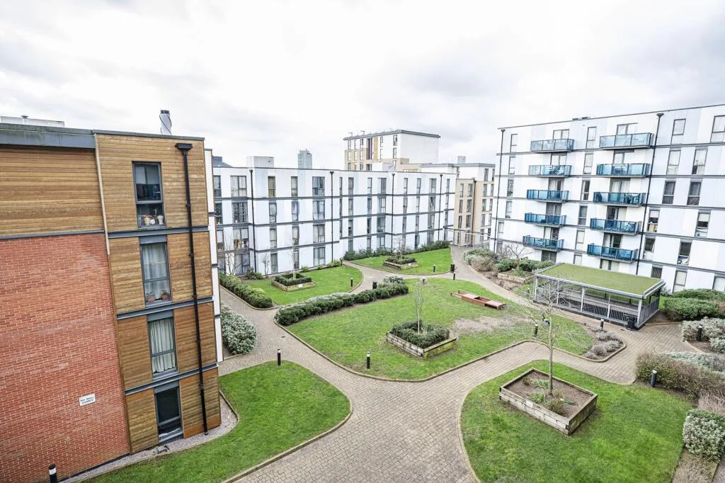 3 bedroom flat for rent