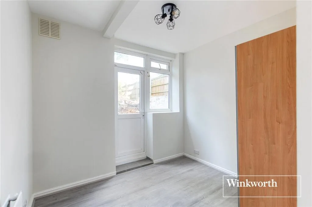2 bedroom maisonette for rent