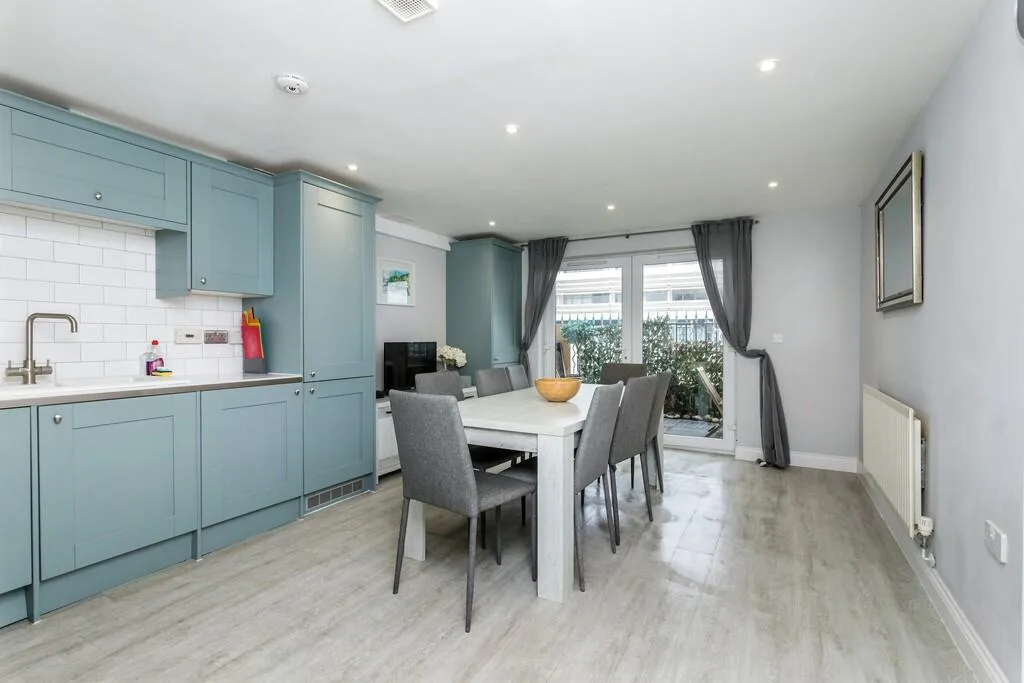 3 bedroom apartment for rent