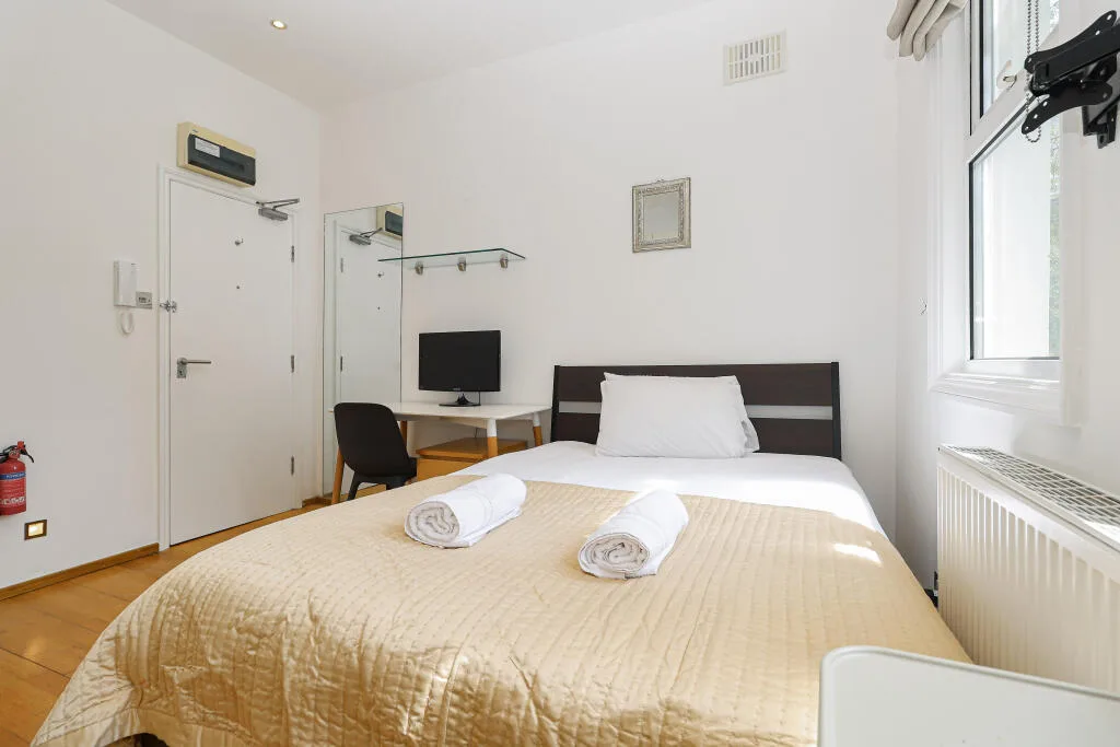 Studio flat for rent