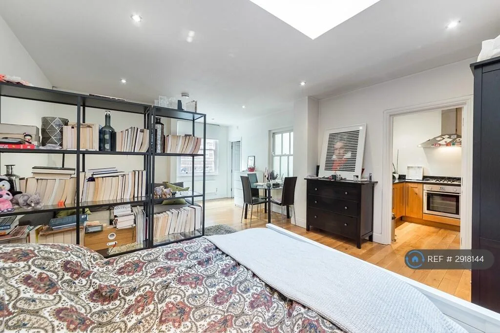 Studio flat for rent